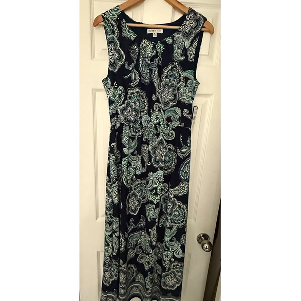 Robbie Bee Women's Sleeveless Medallion Print Dress,